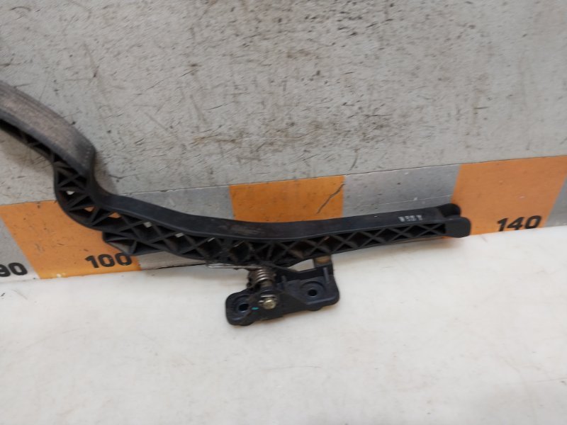 Педаль газа