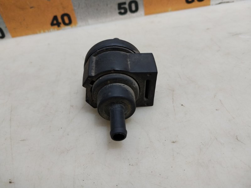 Клапан вентиляции топливного бака