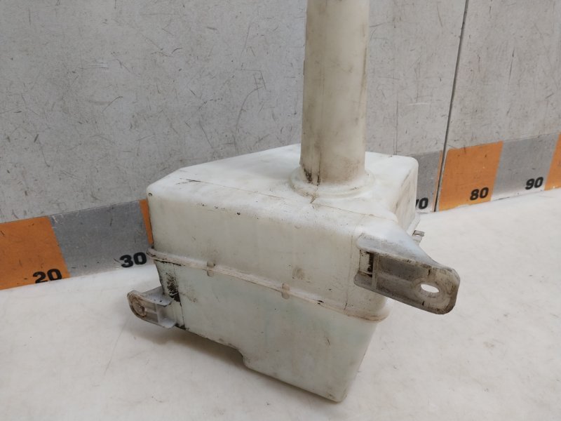 Бачок омывателя лобового стекла