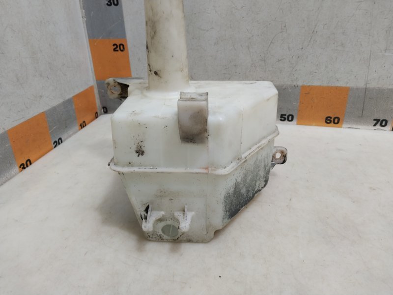 Бачок омывателя лобового стекла