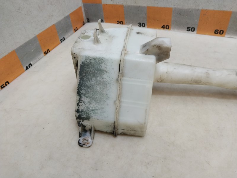 Бачок омывателя лобового стекла