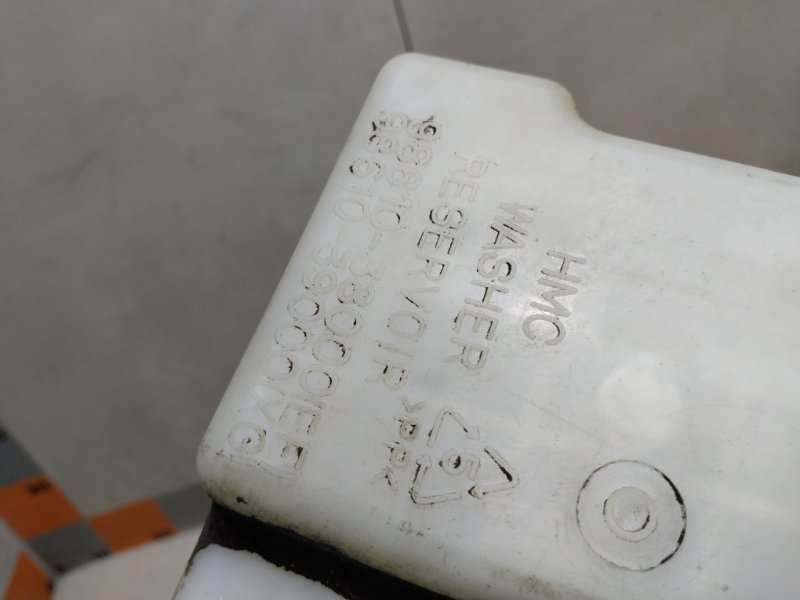 Бачок омывателя лобового стекла