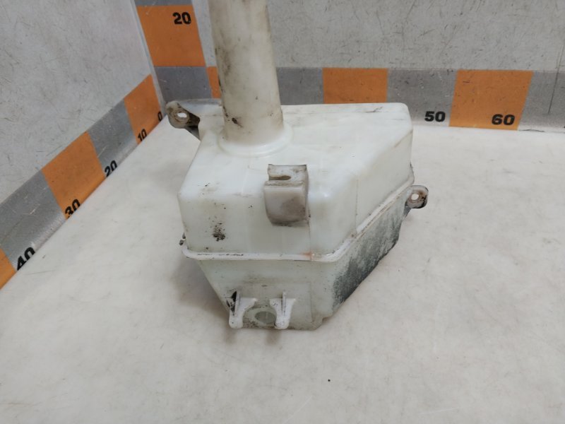 Бачок омывателя лобового стекла