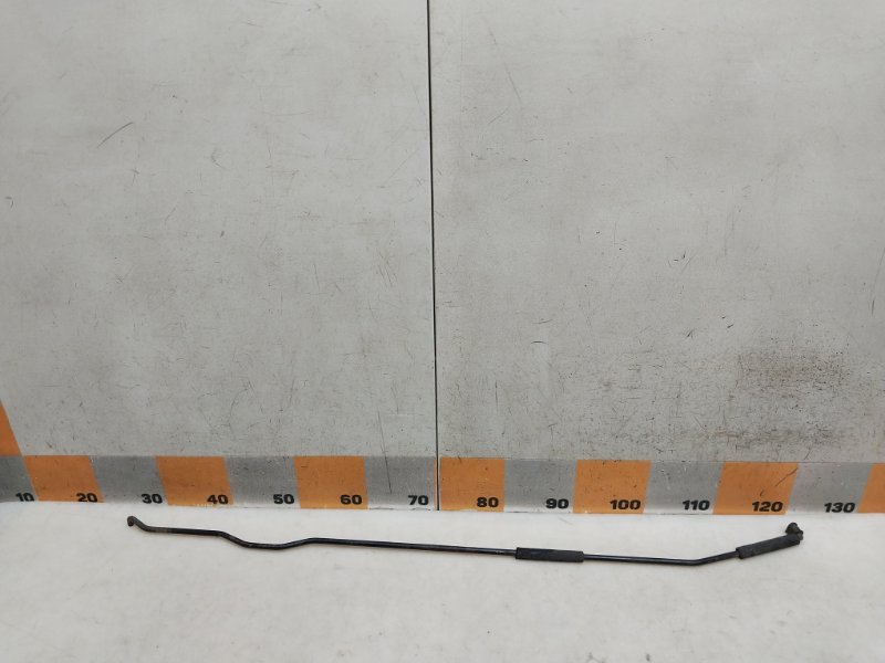 Держатель капота