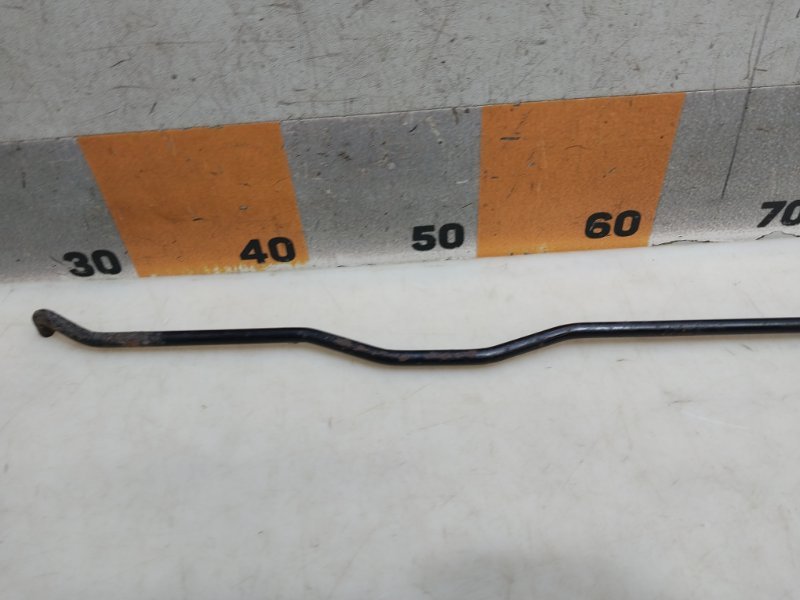 Держатель капота