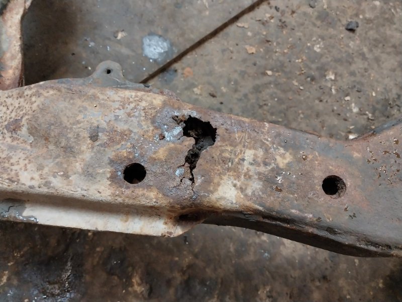 Балка подмоторная