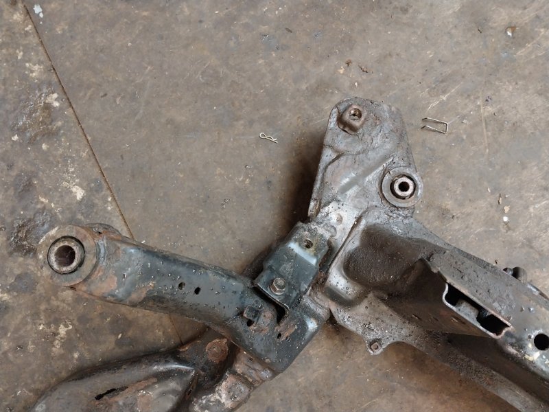 Балка подмоторная