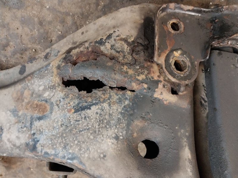 Балка подмоторная