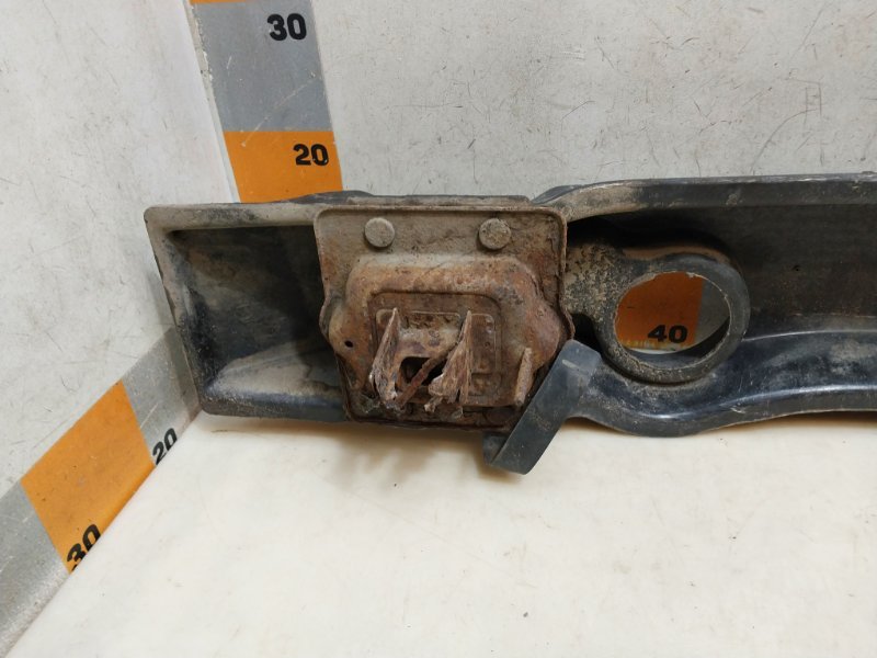 Усилитель заднего бампера