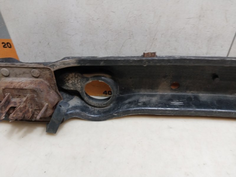 Усилитель заднего бампера