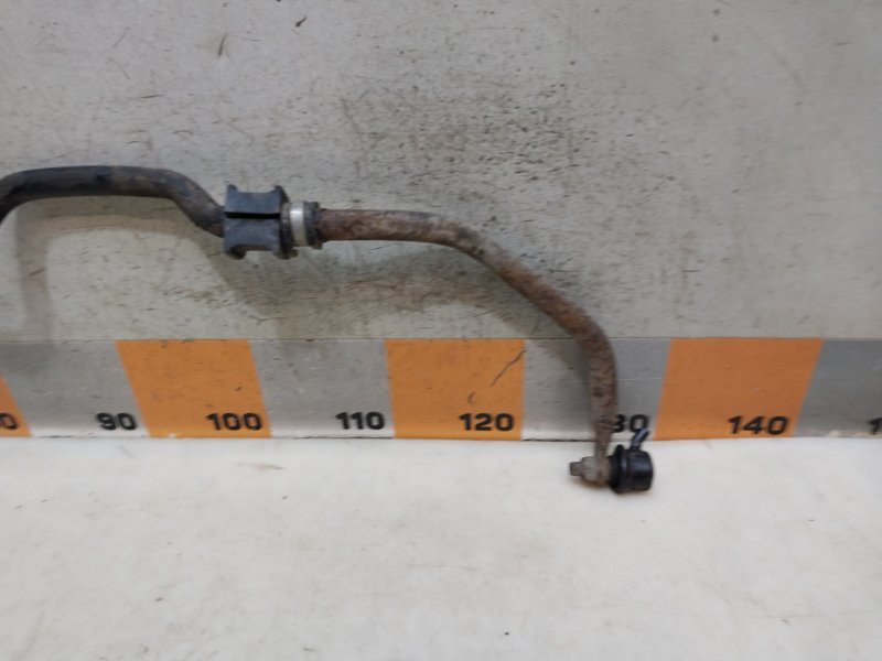 Стабилизатор передний