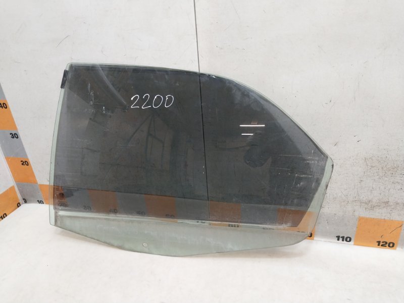 Стекло двери задней левой