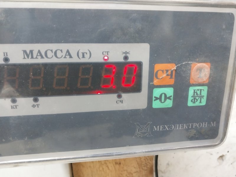 Стекло двери передней левой