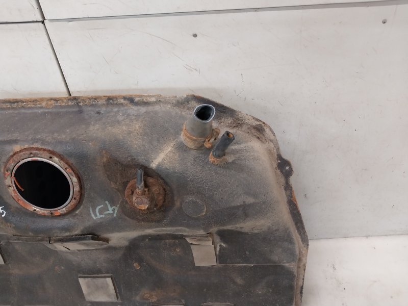 Бак топливный