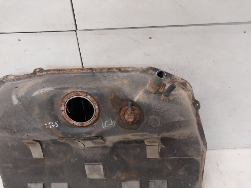 Бак топливный