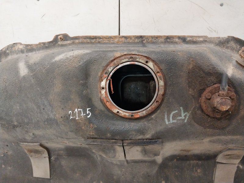 Бак топливный