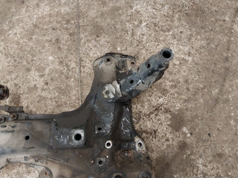 Балка подмоторная