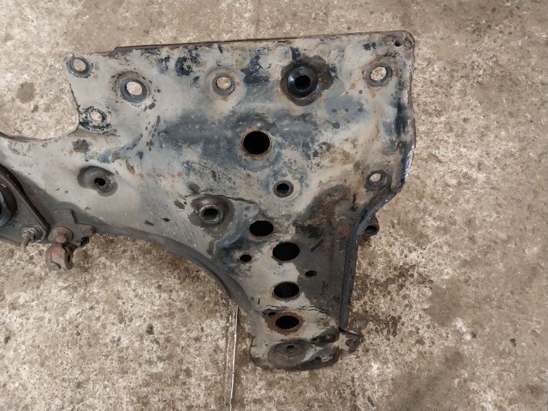 Балка подмоторная