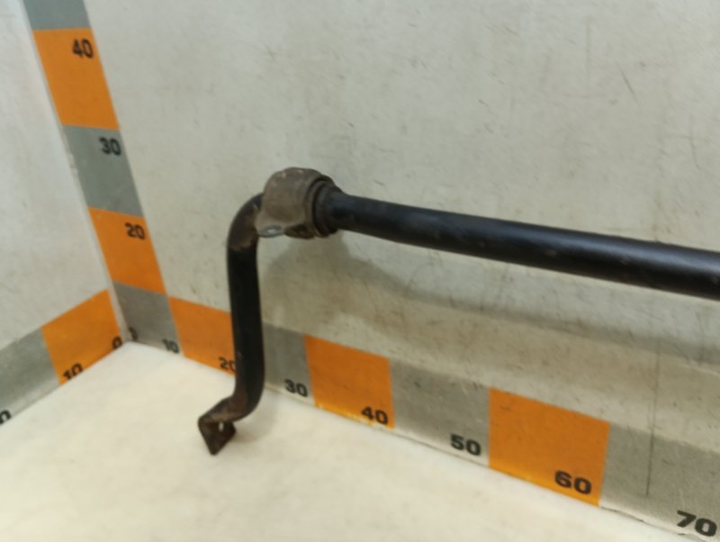 Стабилизатор передний