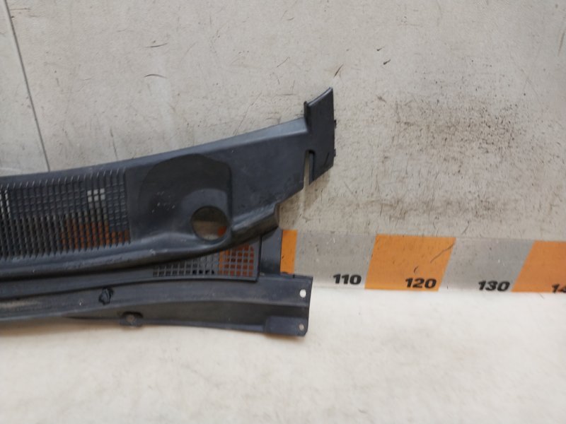 Планка под лобовое стекло