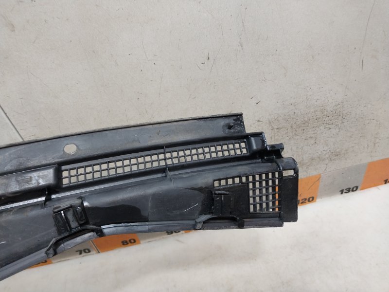 Планка под лобовое стекло