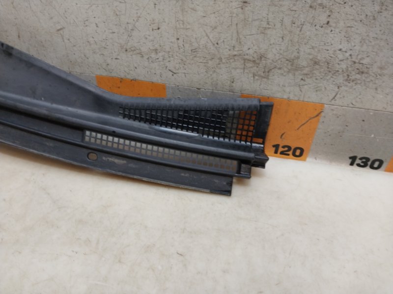 Планка под лобовое стекло