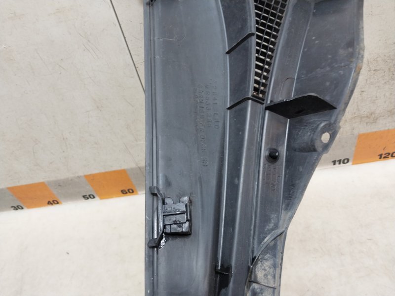 Планка под лобовое стекло