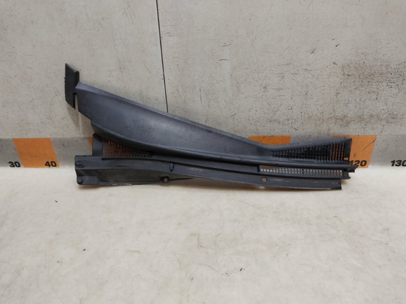 Планка под лобовое стекло