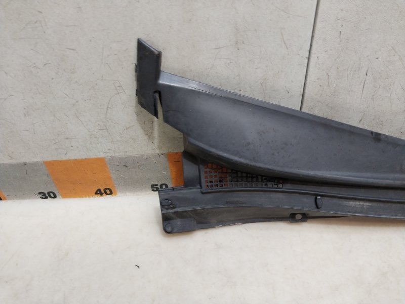 Планка под лобовое стекло