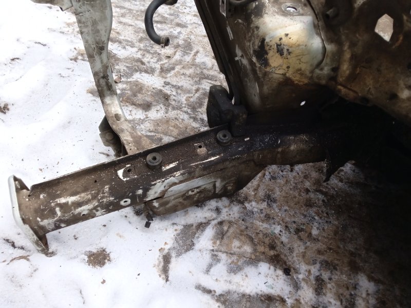 Кузовной элемент