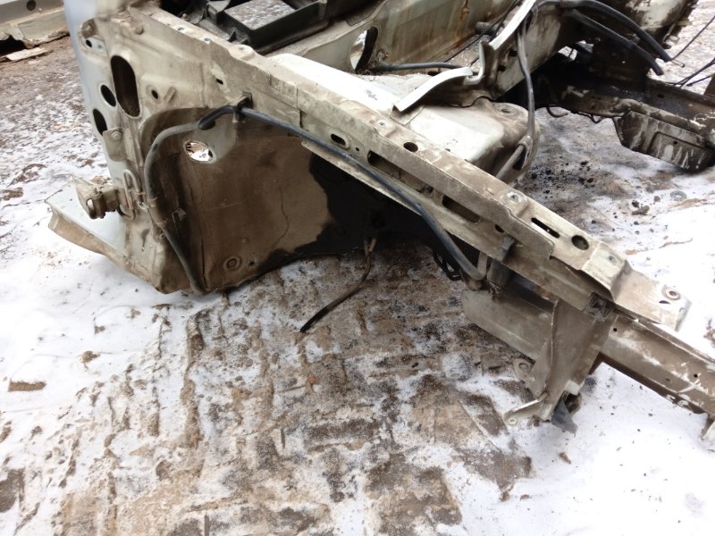 Кузовной элемент