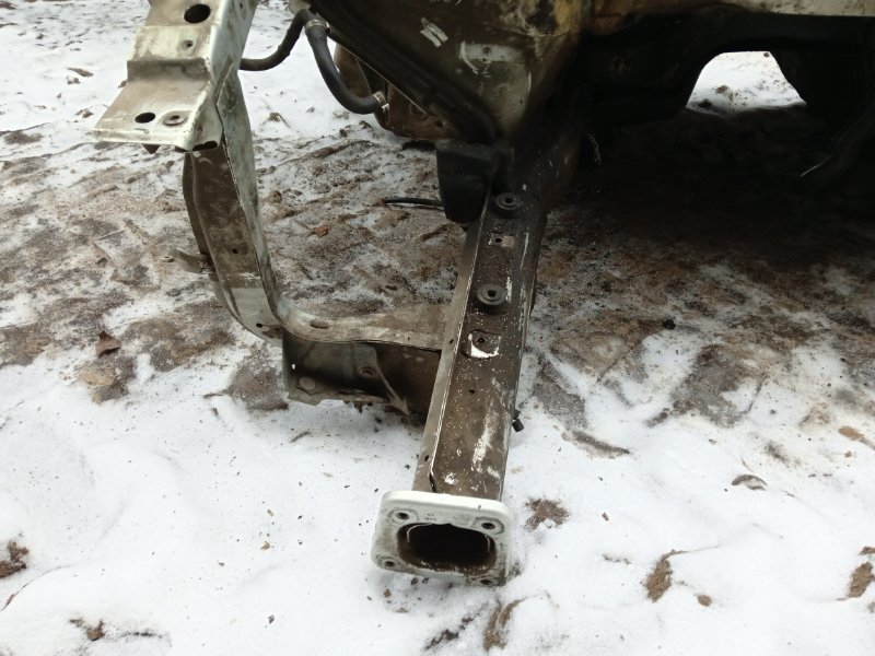 Кузовной элемент