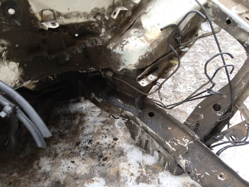 Лонжерон передний левый