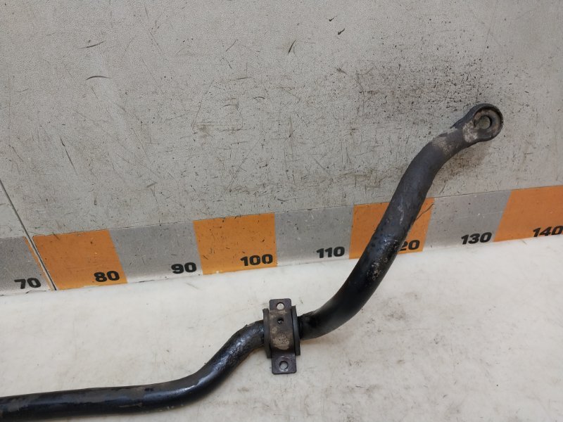 Стабилизатор передний