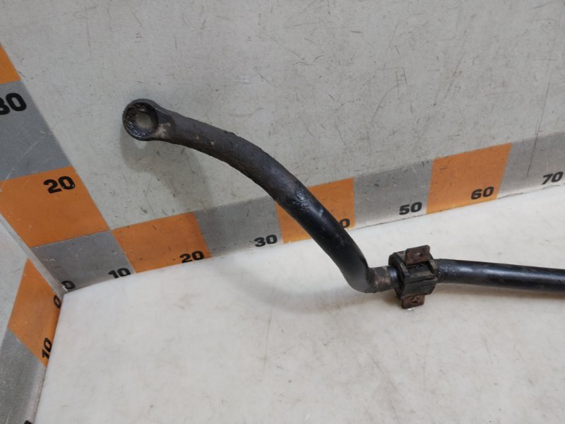 Стабилизатор передний