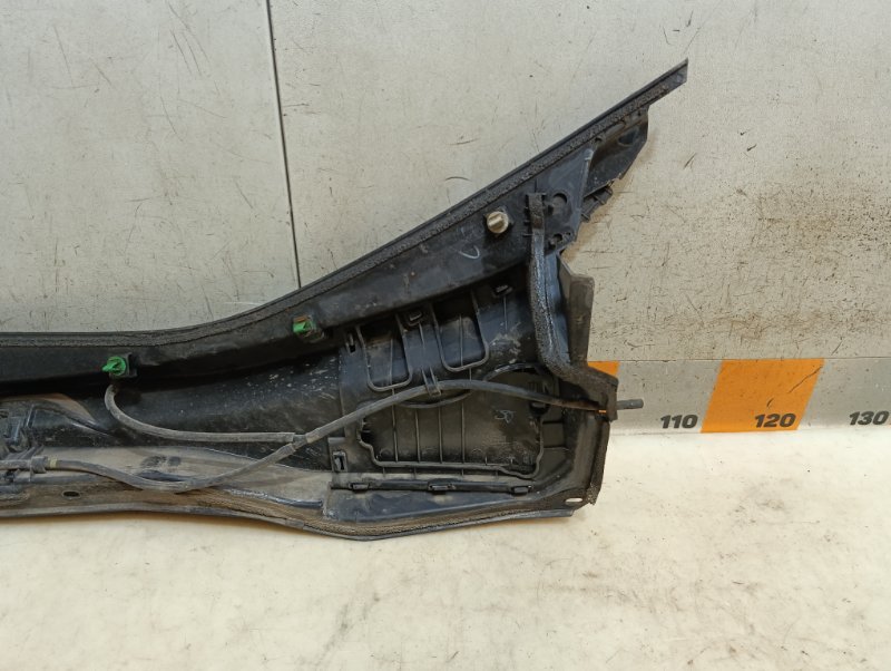 Планка под лобовое стекло