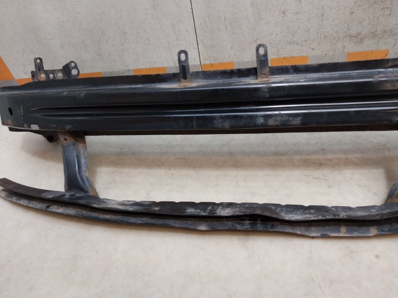 Усилитель переднего бампера