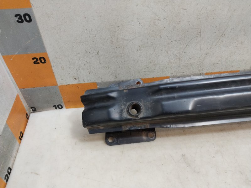 Усилитель заднего бампера