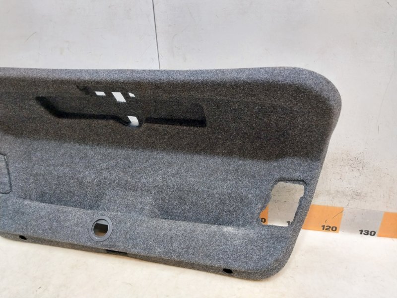 Обшивка крышки багажника