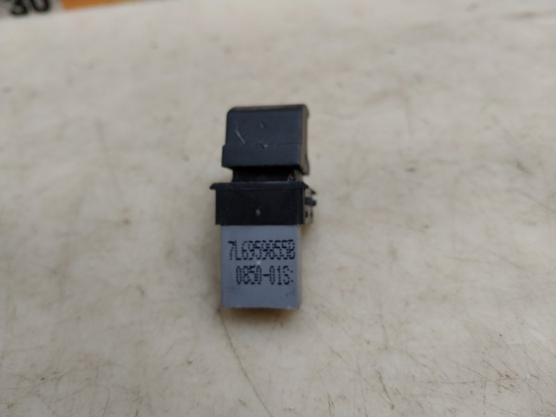 Кнопка стеклоподъемника