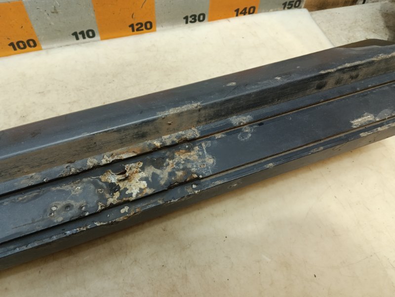 Подножка левая