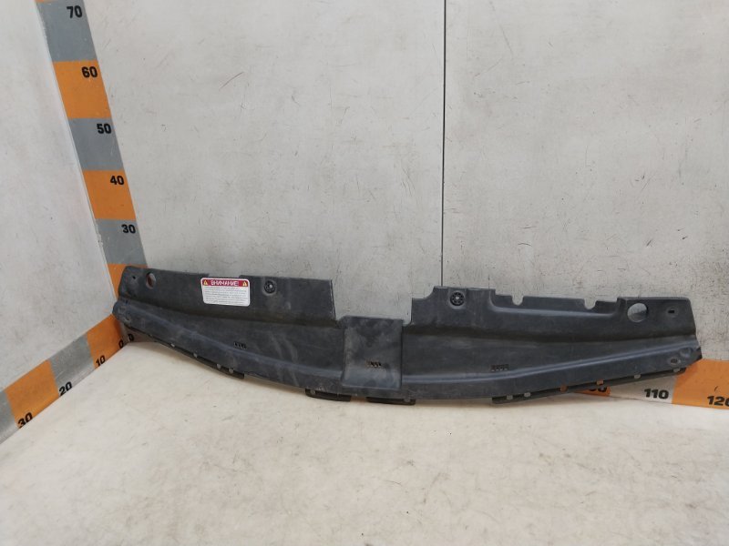 Кожух замка капота