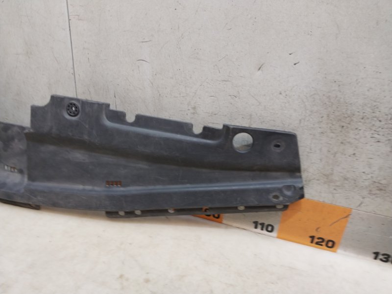 Кожух замка капота