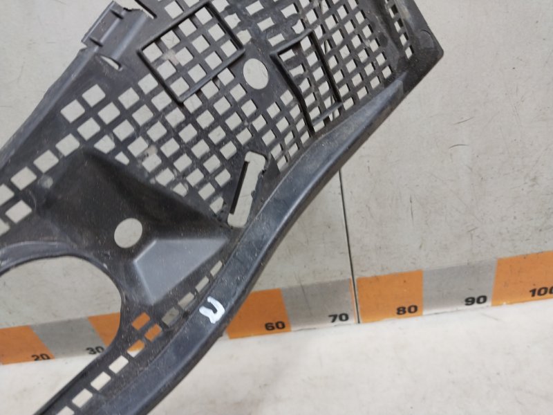 Планка под лобовое стекло