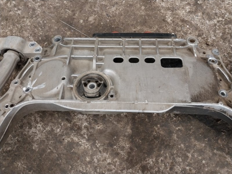 Балка подмоторная