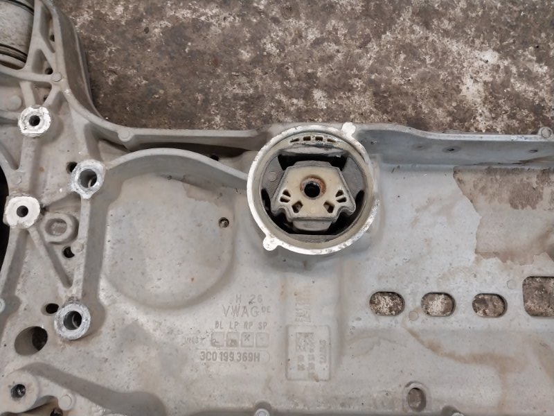 Балка подмоторная