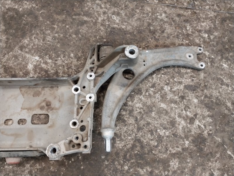 Балка подмоторная