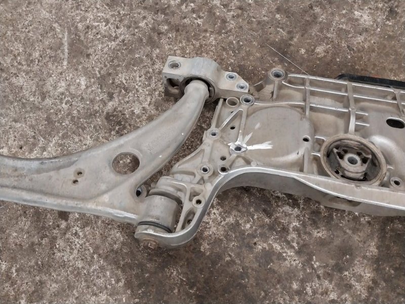 Балка подмоторная