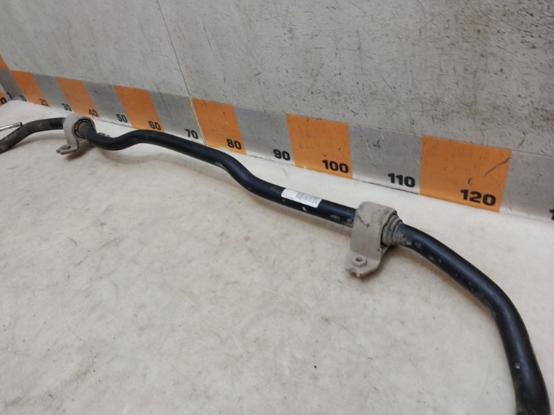 Стабилизатор передний