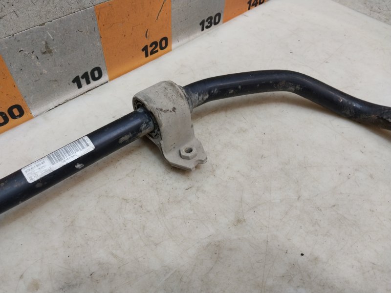 Стабилизатор передний